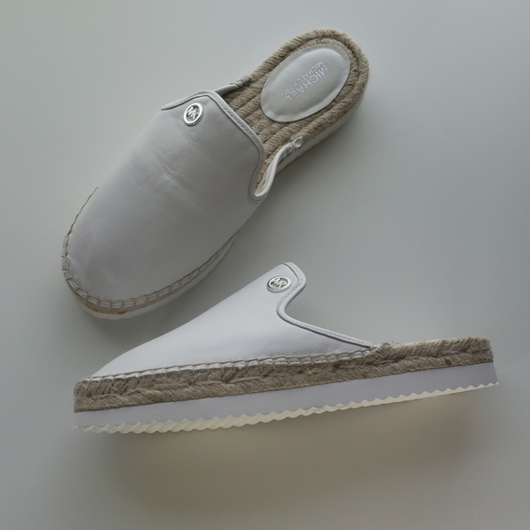 MICHAEL Michael Kors Shoes - MICHAEL KORS WOMEN EMILIA SLIDE LEATHER white